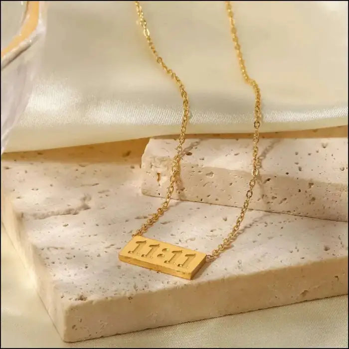 11:11 Änglanummer Halsband – Spirituell Elegans i Guld - JDN21126 / 35 gr - Personligt smycke