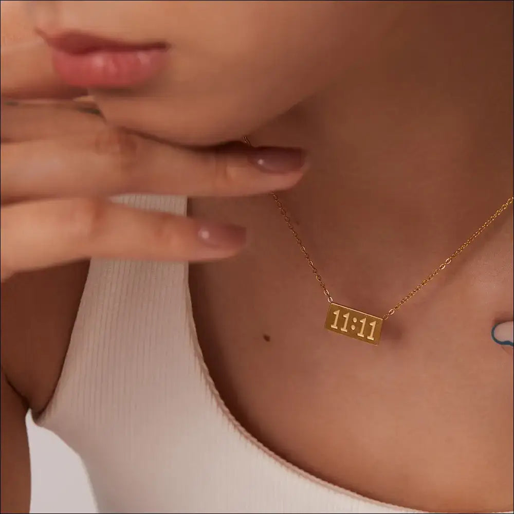 11:11 Änglanummer Halsband – Spirituell Elegans i Guld - JDN21126 / 35 gr - Personligt smycke