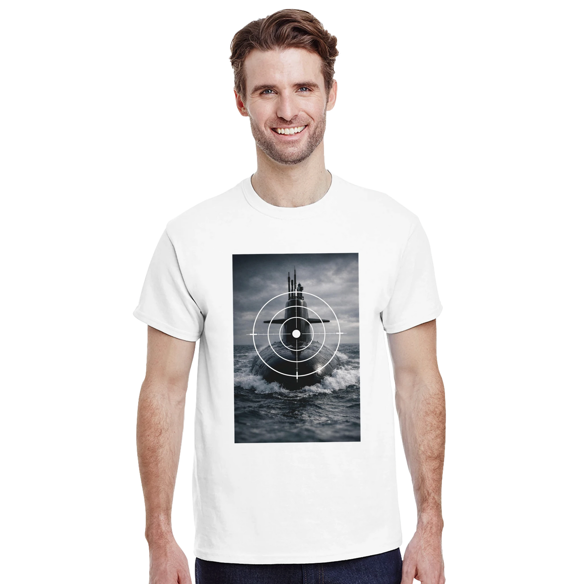 Ubåt T-shirt med ubåtsgrafik i fokus och havsmotiv, moderna maritima design detaljer.