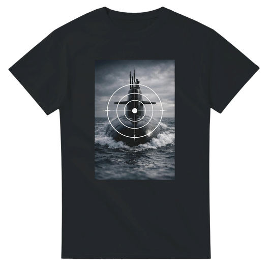 Ubåt T-shirt med grafiskt ubåtsmotiv i modern design och skarp detaljrikedom.