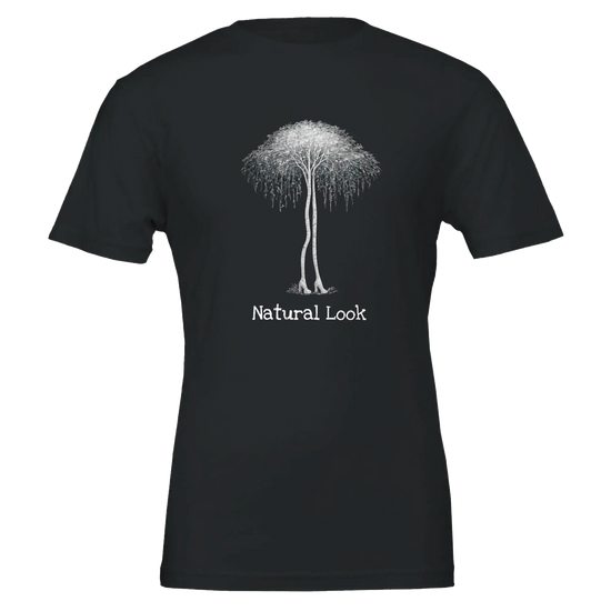 Birch Trees in Heels T-shirt med motiv av björkar och texten Natural Look, svart färg.