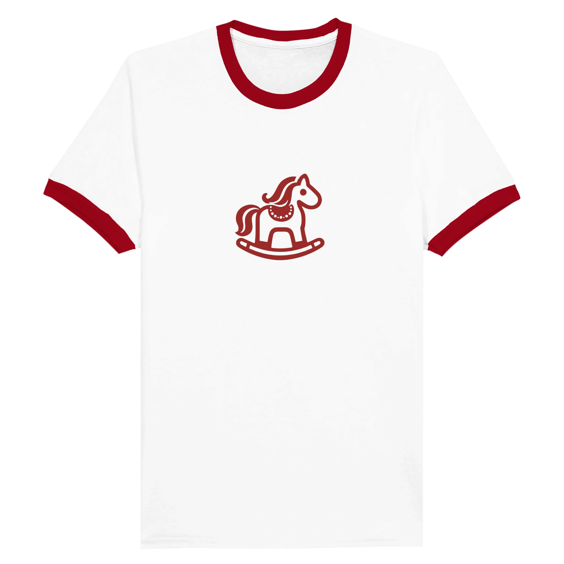Rocking Horse Ringer Tee med röd gunghäst grafik på vitt t‑shirt med röd ringerkant.