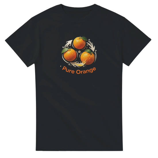 Orange T-shirt med livfullt fruktmotiv och texten Pure Orange på en svart bakgrund.