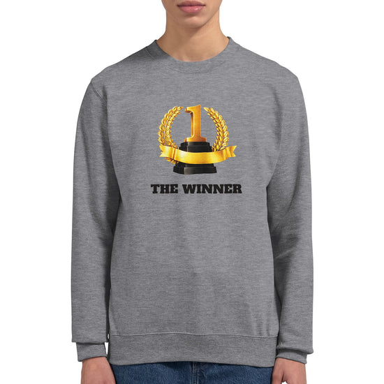 Snygg Sweatshirt med en vinnartröja, firar segern med livfull design och guldiga detaljer.
