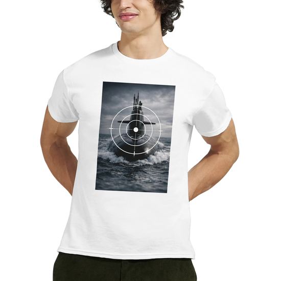 Ubåt T-shirt i vitt med ubåtsgrafik och målskiva, perfekt för havsälskare.