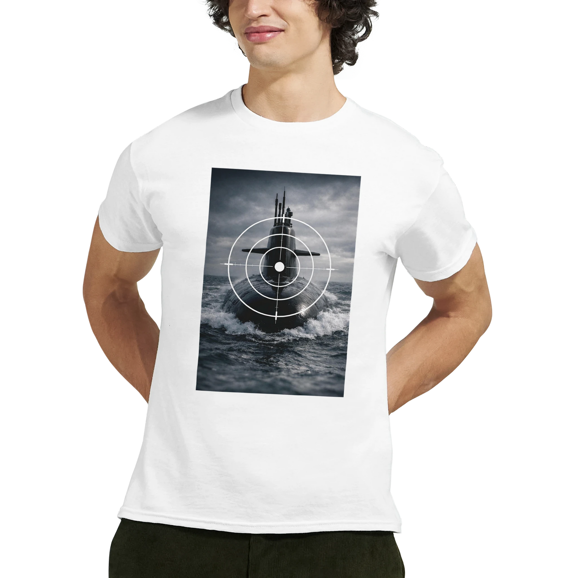 Ubåt T-shirt i vitt med ubåtsgrafik och målskiva, perfekt för havsälskare.
