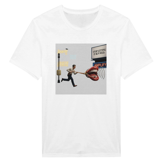 Leashed Voice – The Runaway Microphone Tee med unik design av en man som jagar en mikrofon.