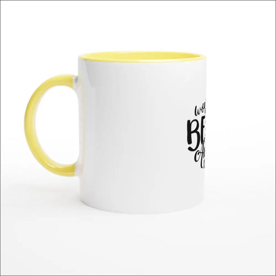 Bästa moster mugg vit med gul insida och svart text, perfekt för fikastunden.