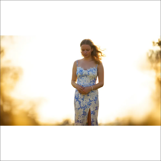 Blue White Floral Nattlinne med axelband Slits & Spetskant – Satinlook Klänningar