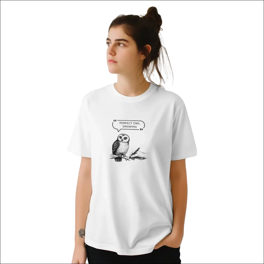 Owl T‑shirt – Perfect Drawing i Vit Kolpennestil - S - Print Material