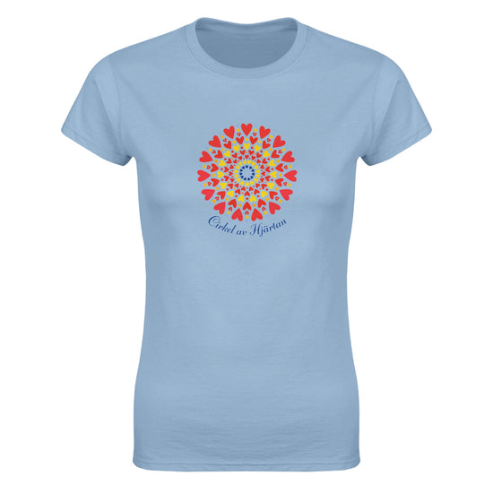 Cirkel av Hjärtan – Dam T‑shirt med hjärtmotiv i cirkelform, inspirerande och omtänksam design.