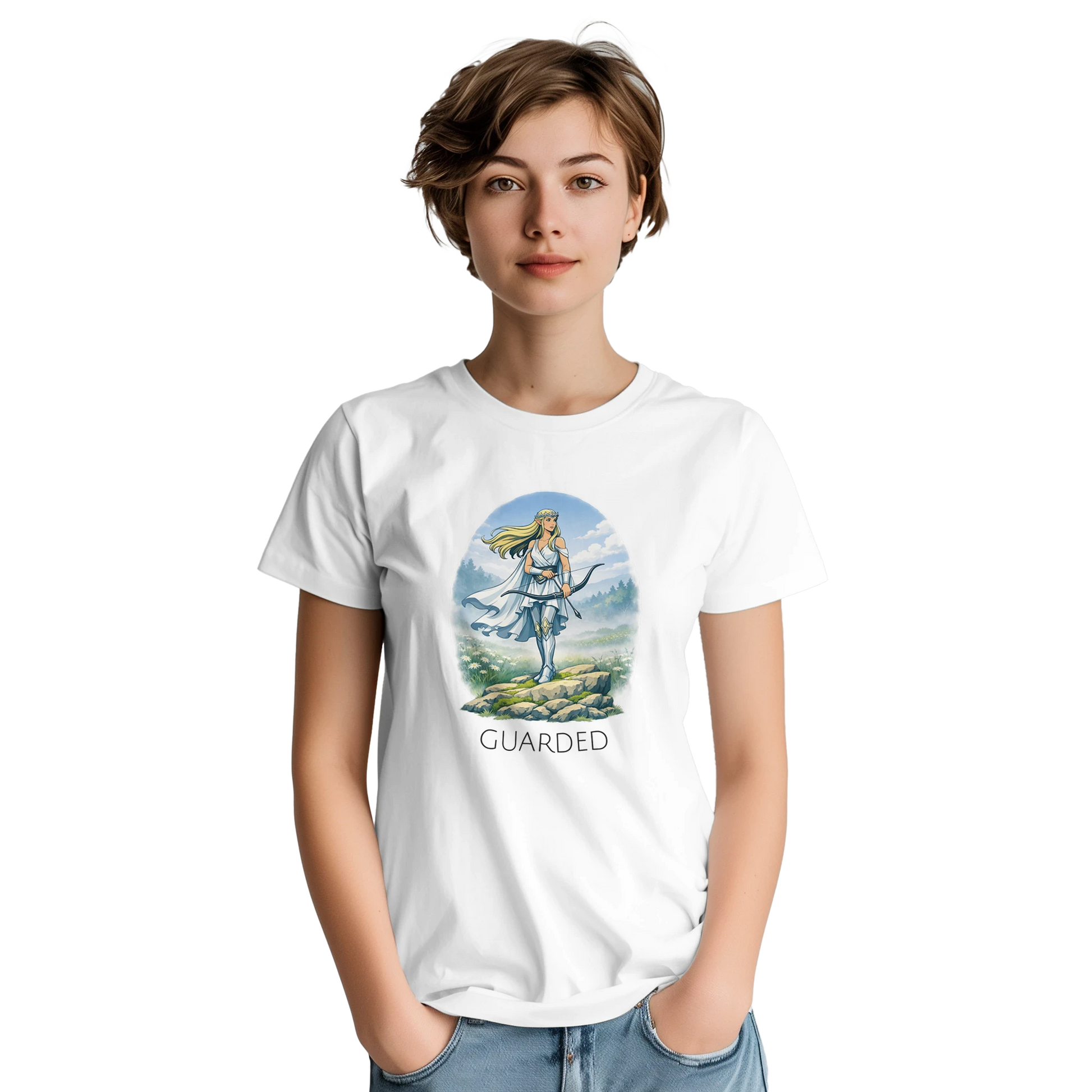Fantasy T-Shirt med illustration av elvbevakare, kvinna i vit t‑shirt med motivet 'Guarded'.