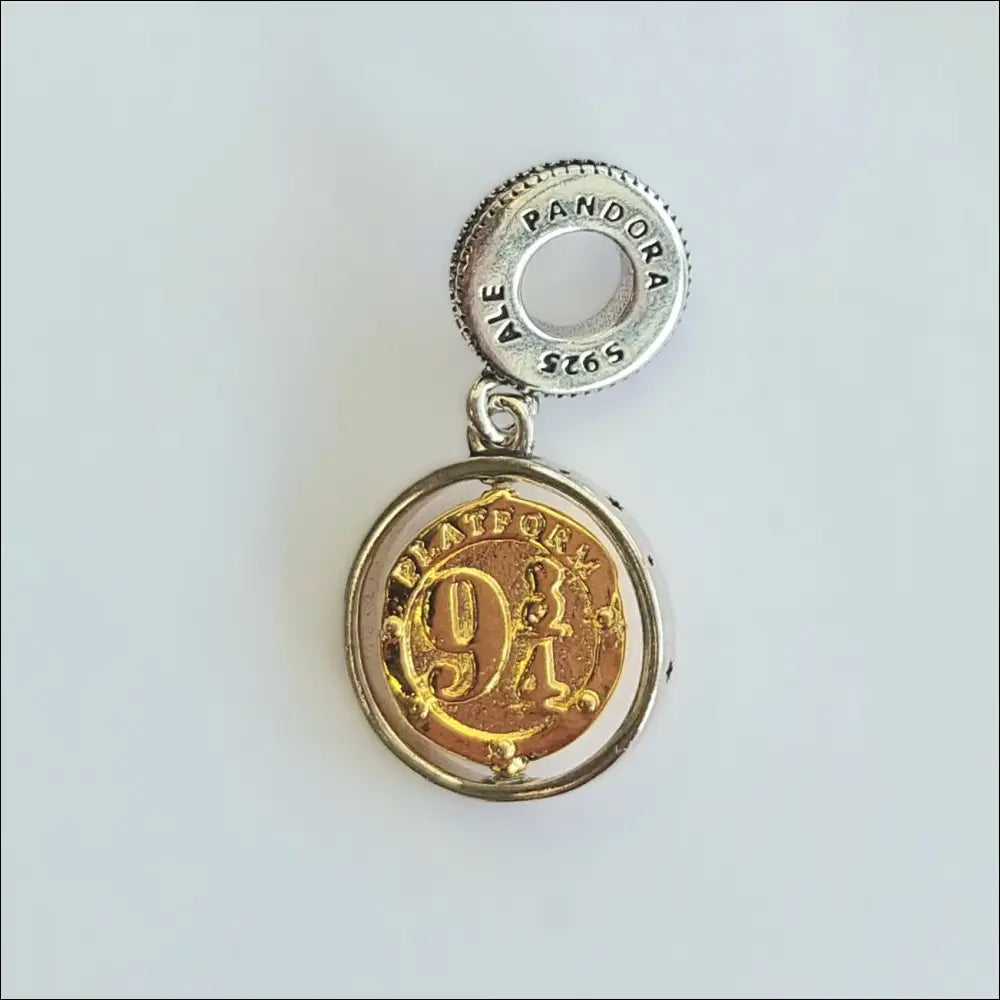 Edvige & Platform 9¾ Charm – Magisk Berlock från Pandora - Hängsmycke