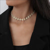 Elegant Chokerhalsband med Vita Blommor och Margeriter - Vit / 40 gr