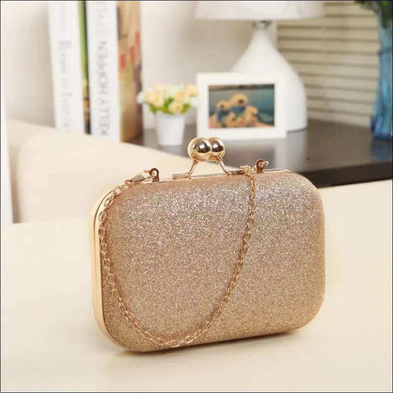 4 Elegant Clutch Bags for Stylish Evenings