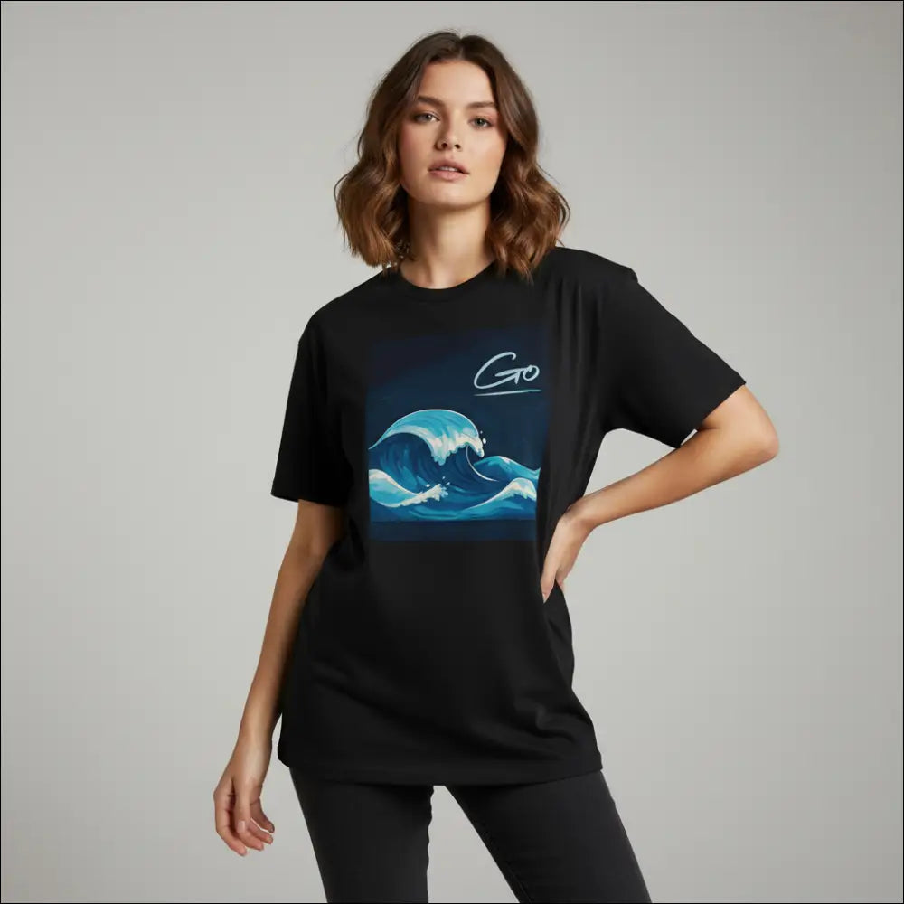 Go T‑Shirt – Grafisk vågdesign med kraft och rörelse - Print Material