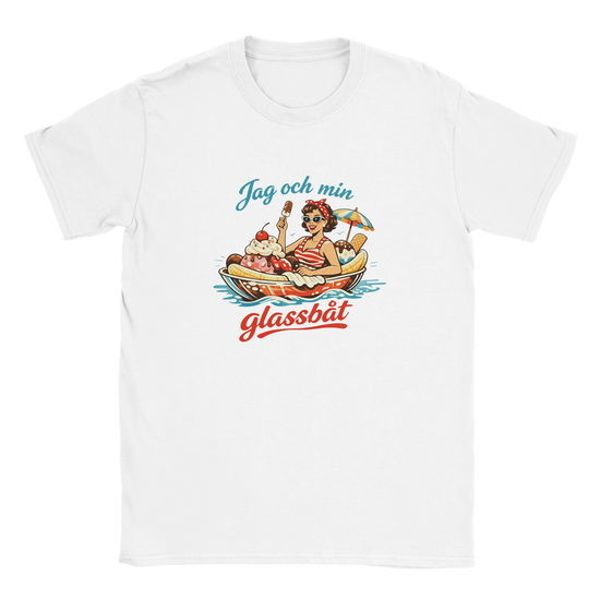 Jag och min glassbåt 50s Retro Inspired T-Shirt med nostalgisk design och mjukt material.