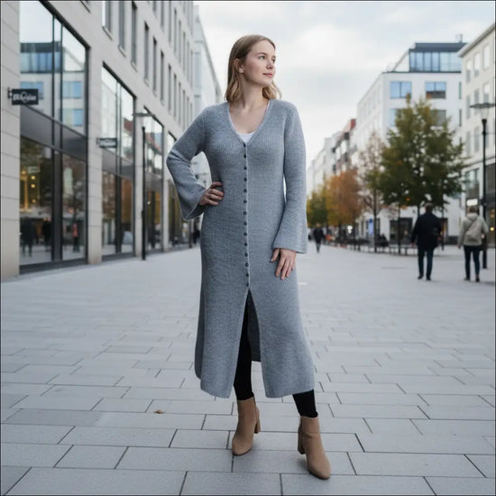 Knitted Outerwear Dress with Flared Sleeves – Office Style Layering Piece - Stickad klänning