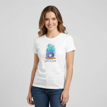 Vit Pärlor T-shirt med Färgglad Havsmotiv och Smile Text