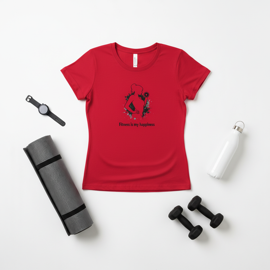Styrkan är Lyckan – Dam Fitness Tee i röd med texten 'fitness is my happiness' och träningsutrustning.