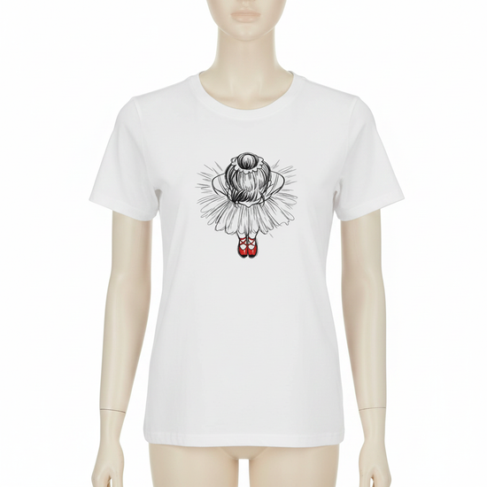 Röda dansskor illustration på ekologisk t-shirt med ballerina i vit färg