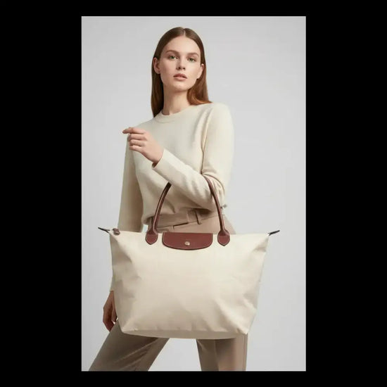 Longchamp Le Pliage L - Paper White Large Tote Bag, modebild av handväska i krämvit design.