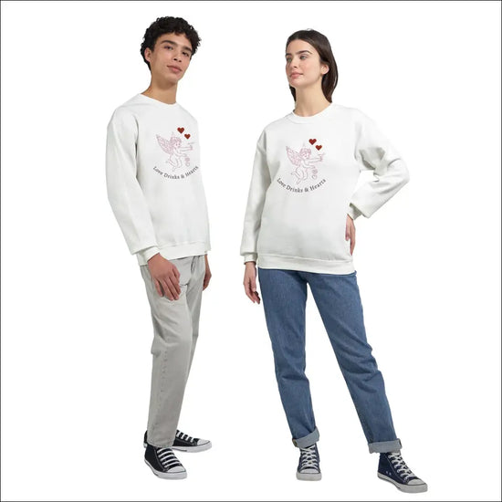 Love Drinks & Hearts Sweatshirt – Mysiga romantiska vibbar för alla
