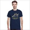 Marinblå T-shirt med evolution och gammal gubbe grafik - Print Material