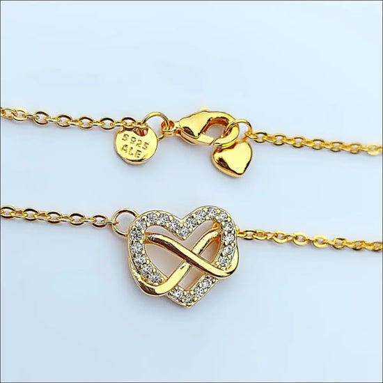Pandora Sparkling Infinity Heart med Evighetssymbolen 362666C01, elegant halsband i guld med gnistrande hjärtform.