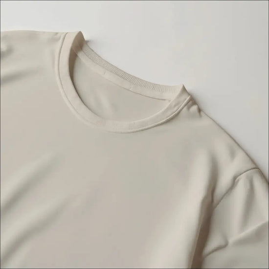 halsringning beige t-shirt