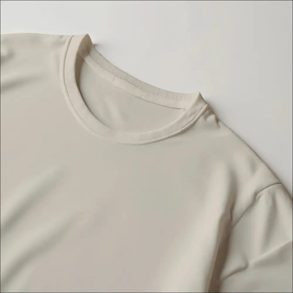 halsringning beige t-shirt