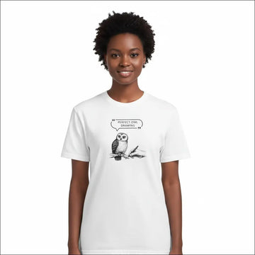 Perfect Owl Drawing T-shirt med handritad uggla och trendig design.