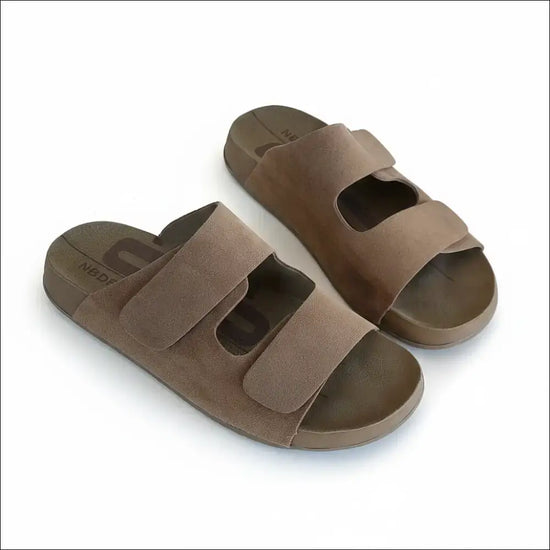 Relax Footwear – Lättviktiga velcro sandaler med halksäker sula för komfort och funktion.