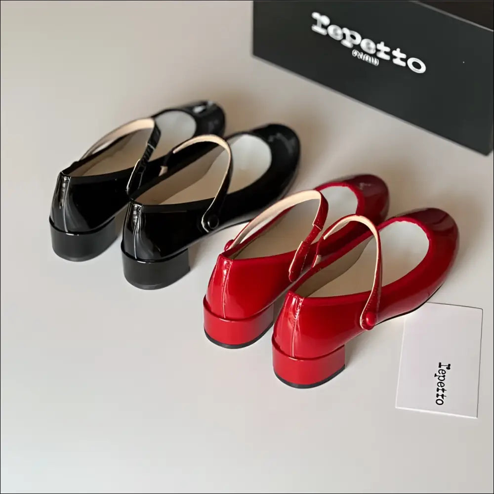 Repetto Rose Mary Jane damskor i svart och röd färg, handgjorda med klassisk design och stil.