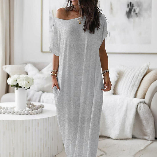 Night Dress i grått, luftig och avslappnad siluett med fickor för komfort och stil.