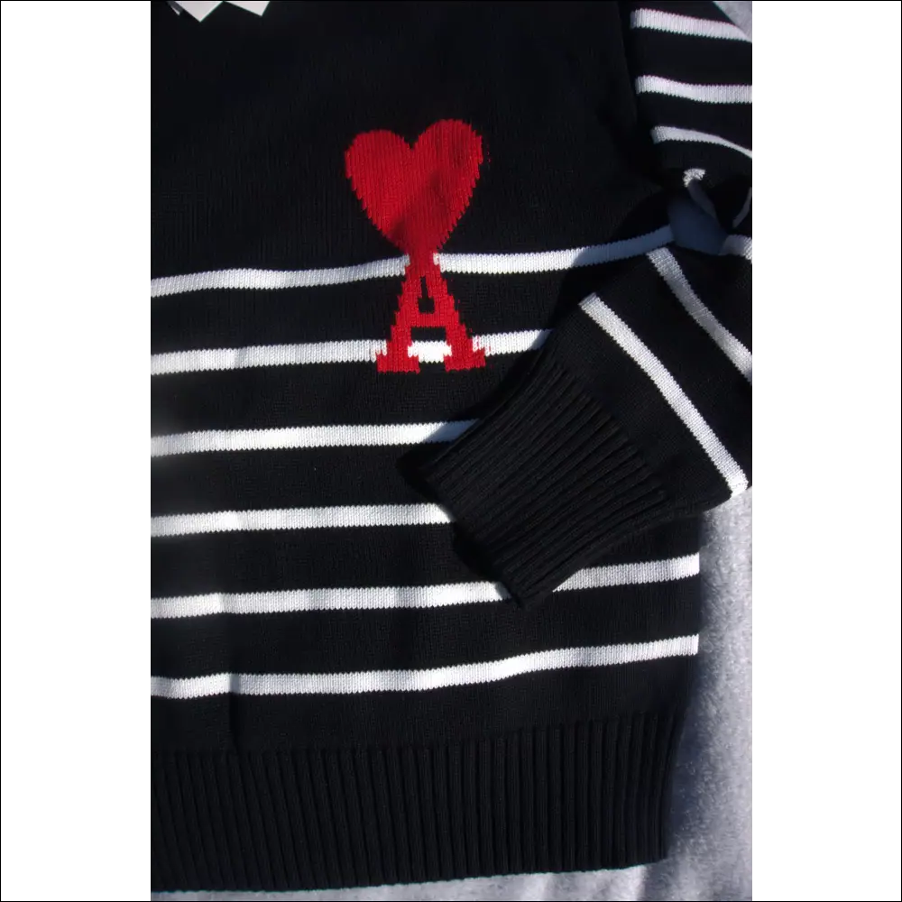Stickad ami tröja från AMI Paris med hjärta och randig design Tröjor