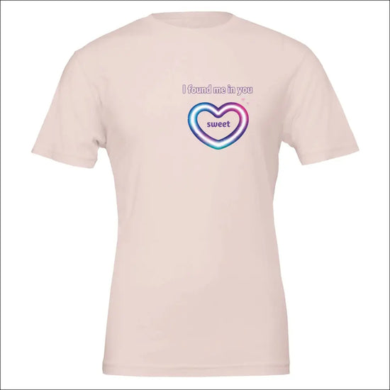 Sweetheart T-shirt i premiumkvalitet med romantiskt hjärta och text i mjuka färger.