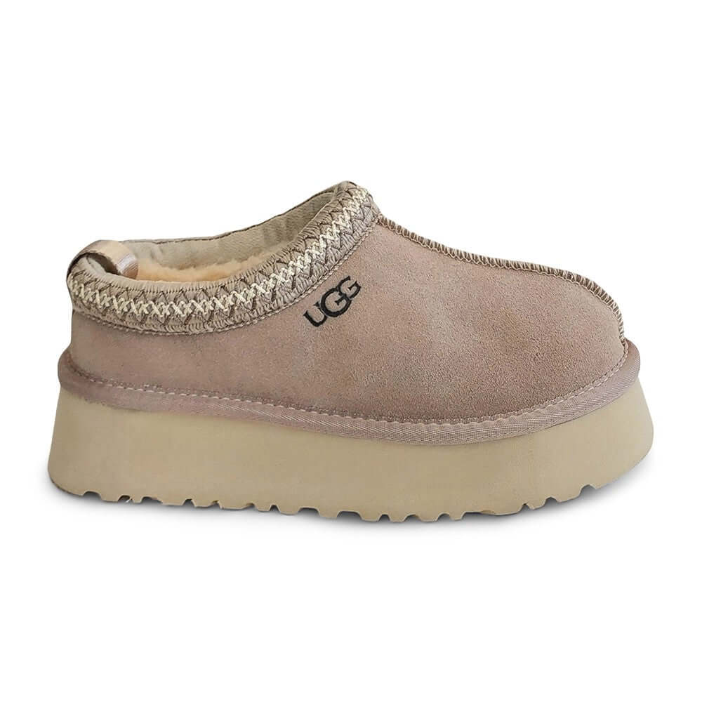 UGG Tazz Sand Plattformslippers med plattform och ullfoder i mjuk sandfärg
