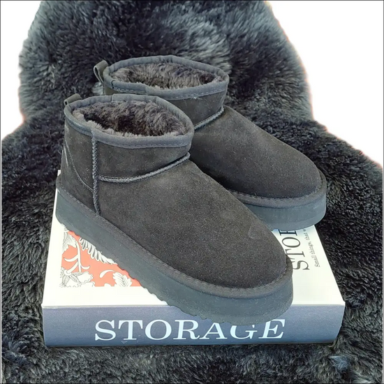 UGG W Classic Ultra Mini Plattform Svart Mocka - Stövletter