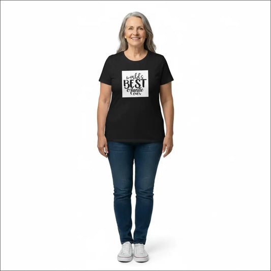 Gåva till Moster Världens Bästa Tant T-shirt på en kvinna, hyllar speciella moster-barn relationer.
