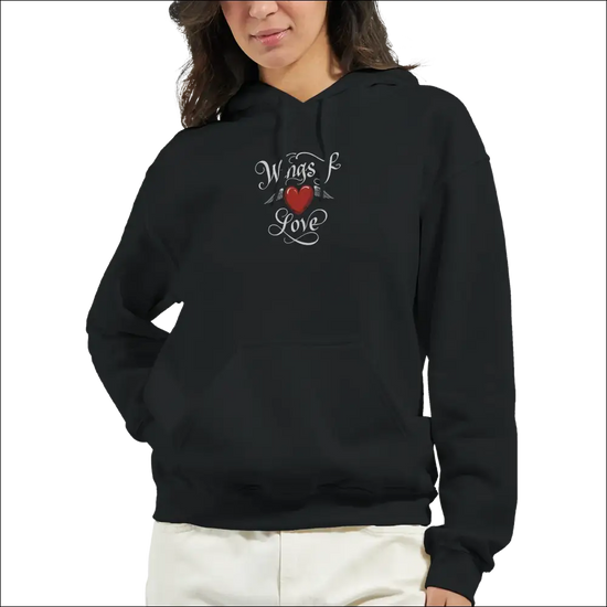 Wings of Love Pullover Hoodie – Premium bomull/polyester‑mix i svart med stilfull design och mysig passform.